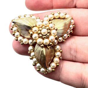 Vintage Har Womens Brooch Gold Tone Faux Pearl Brooch